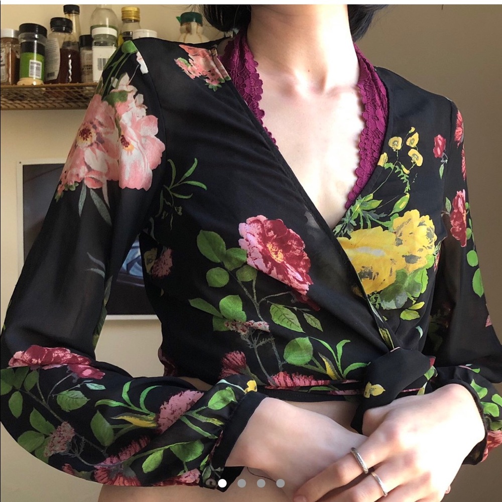 Floral tie front 70s crop top size small